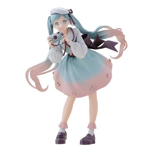 Hatsune Miku Holiday Memories Camera Figure